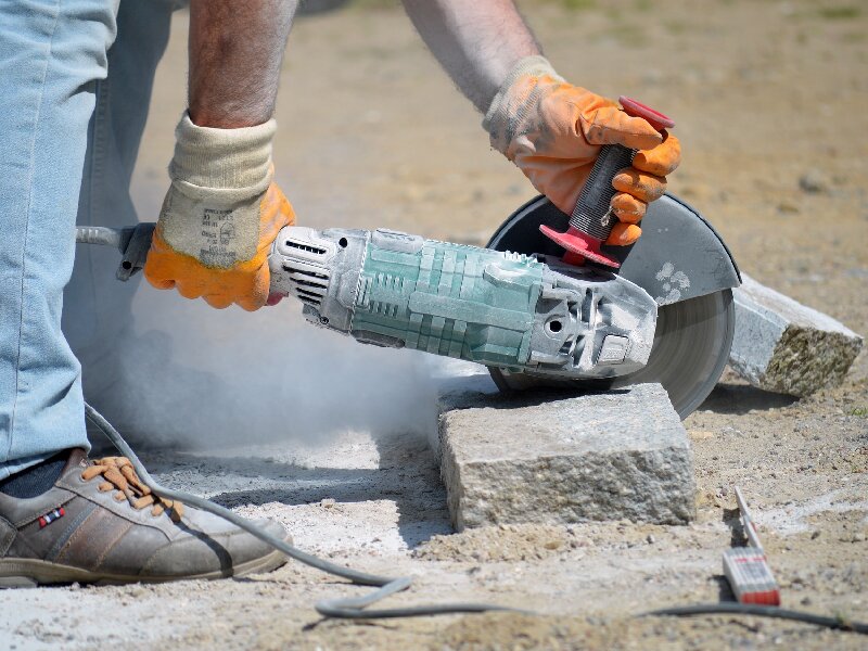Handheld Concrete Cutting