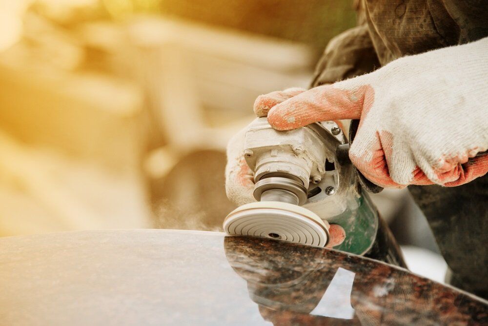 Polishing granite countertop edges