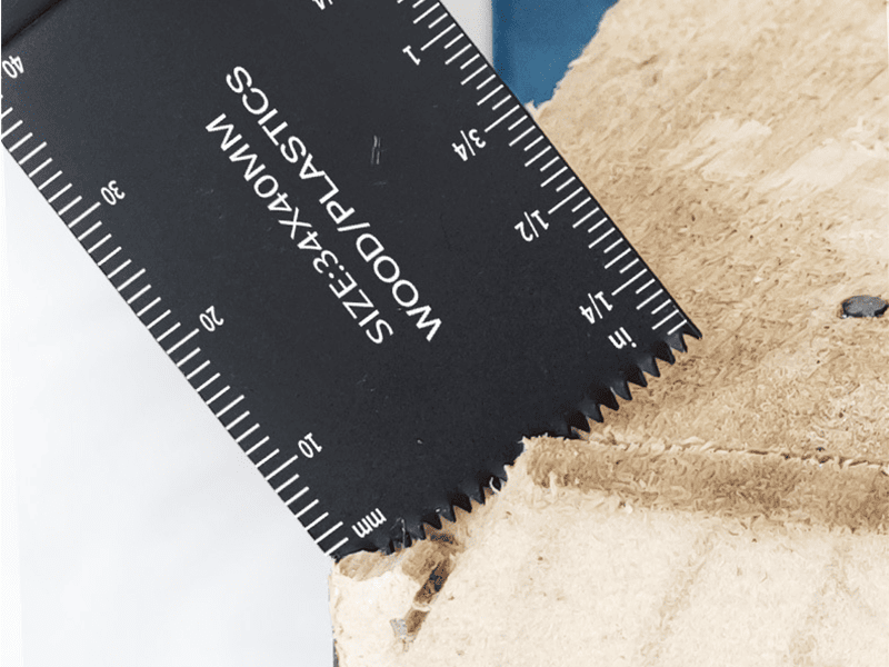 Oscillating tool wood-cutting blade with sharp teeth for fast and clean cuts. Ideal for plunge and flush cuts.